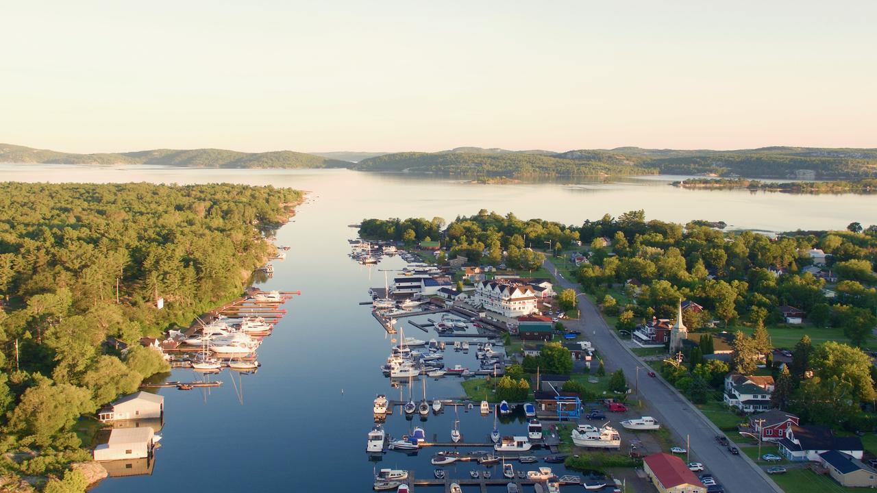 Sportsman'S Inn Resort & Marina Killarney Eksteriør billede